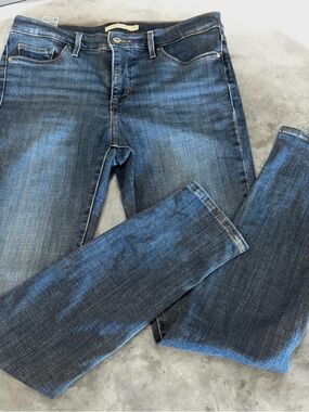 Levi’s 311 shaping skinny jeans